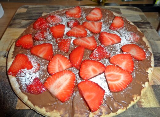 Nutella & Strawberry Pizza