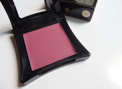 Illamasqua Velvet Blusher in Peaked