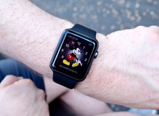 Apple Watch Mickey Mouse face