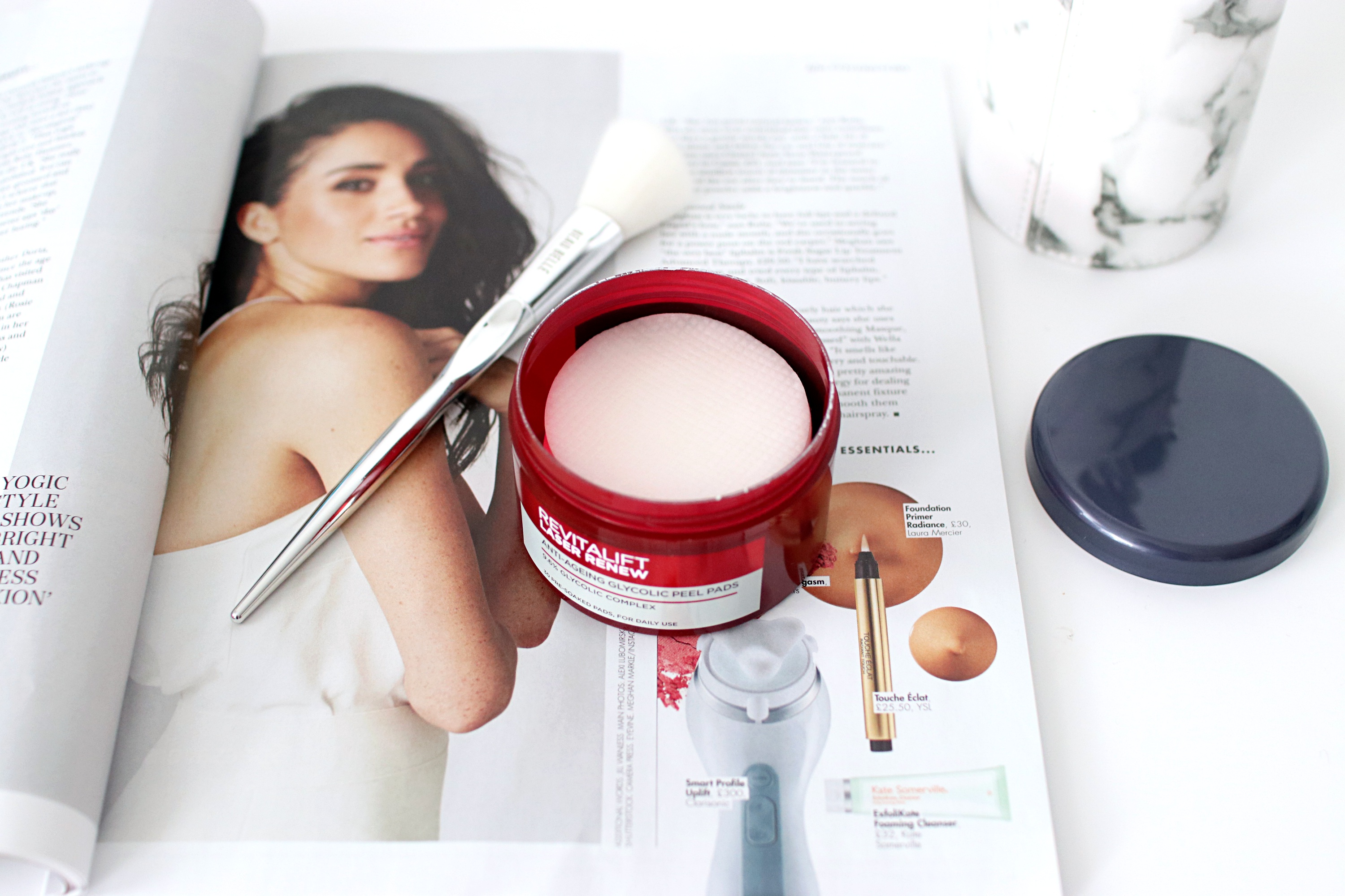 L'Oreal Paris Revitalift Glycolic Peel Pads Review - UK Beauty Blog The LDN Diaries