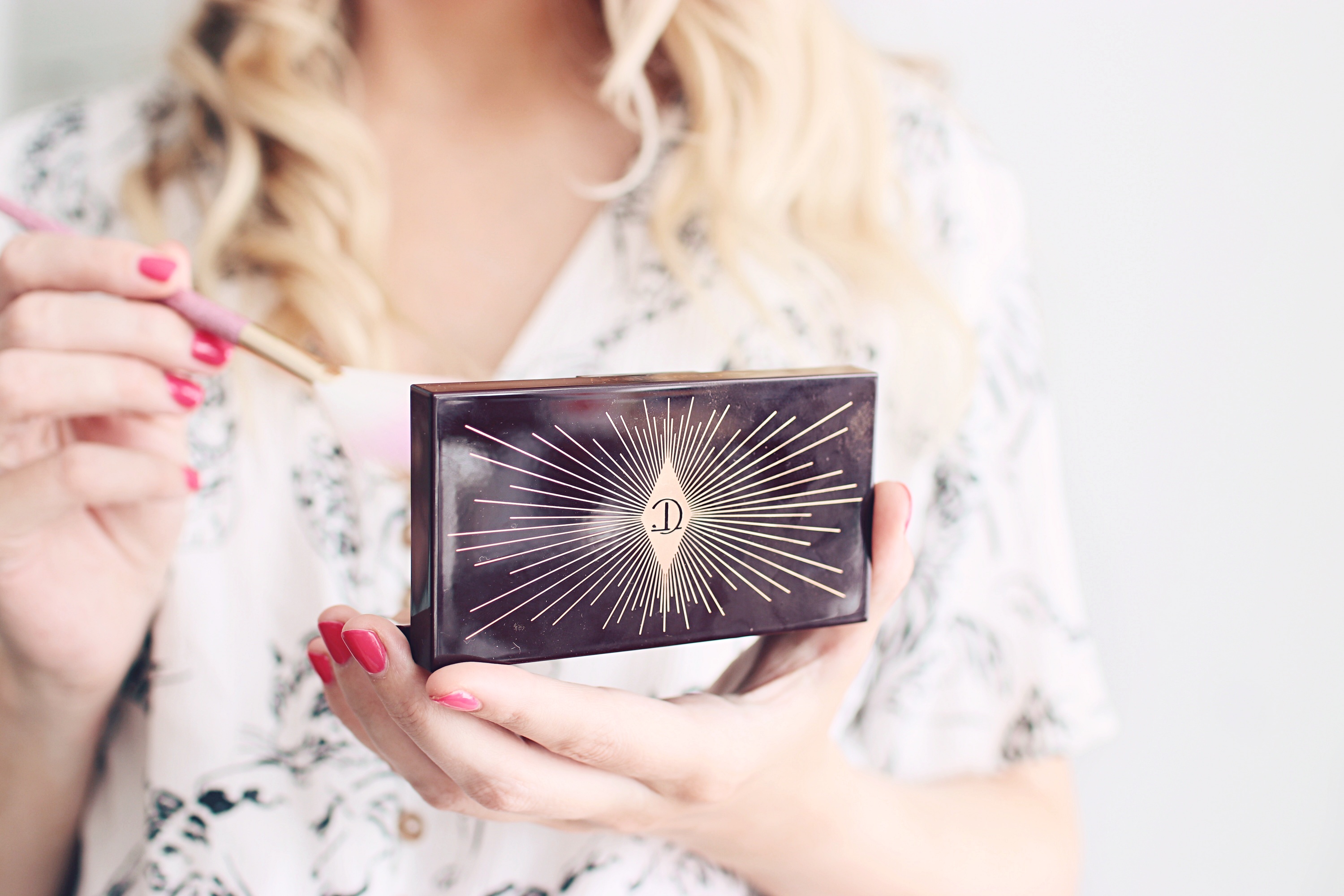 Charlotte Tilbury Bar Of Gold Highlighter Palette Review - The LDN Diaries
